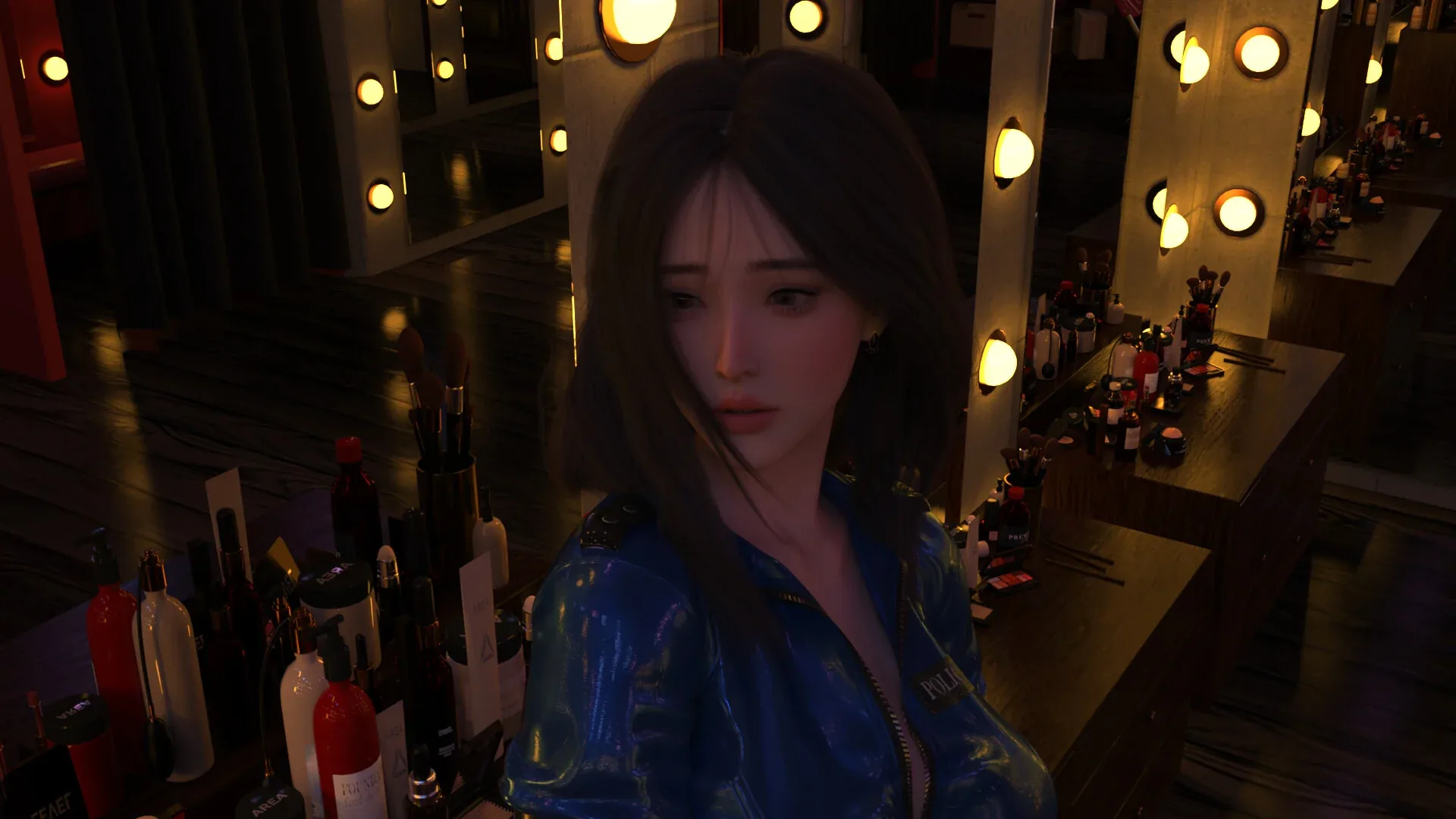 一名穿蓝色外套的女子站在暖光化妆镜前